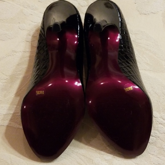 Jessica Simpson black pumps - Picture 2 of 6